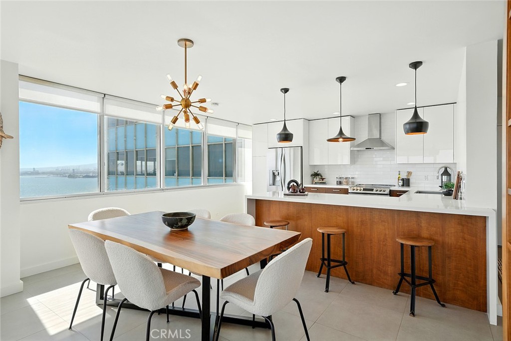 2999 E Ocean Boulevard 1320