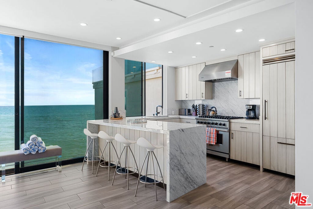 20630 Pacific Coast Highway