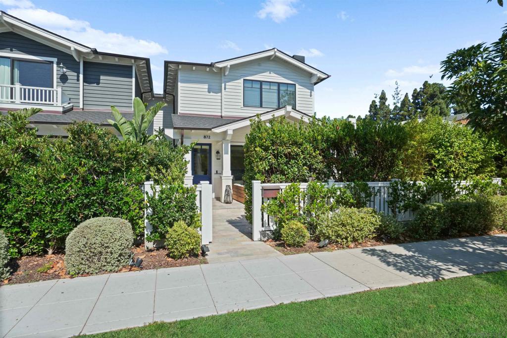 872 C Ave