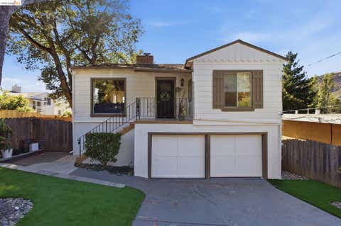 Photo of 3917 Columbian Dr, Oakland, CA 94605 (MLS # 41141602)