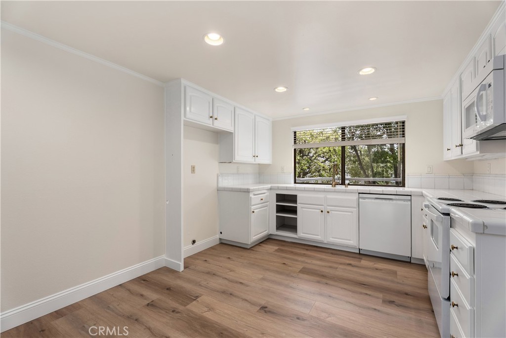 Newport Crest (NEWC) - Residential Lease