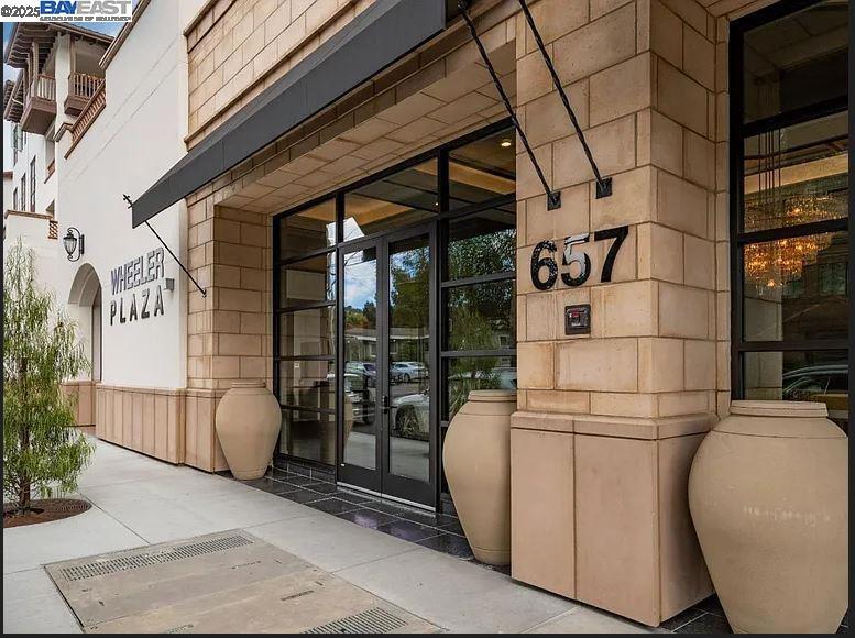 Discover modern elegance in downtown San Carlos at 657 Walnut St #325, a beautifully appointed 2?bed, 2?bath condominium nestled within the prestigious Wheeler Plaza complex. Built in 2020, this stylish corner unit offers approximately 1,223?sq?ft of living space, designed for both comfort and convenience.