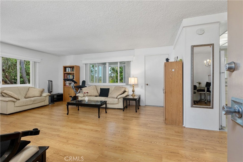 808 Ronda Mendoza P
