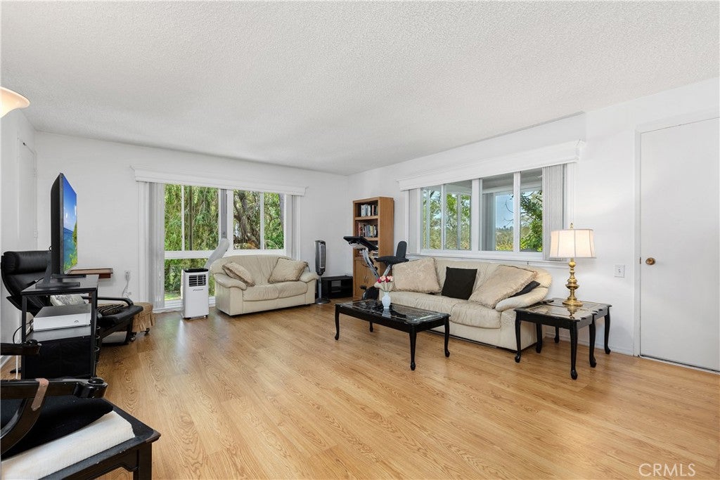 808 Ronda Mendoza P