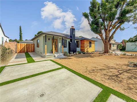 Photo of 7530 Gaviota, Van Nuys, CA 91406 (MLS # SR26010853)