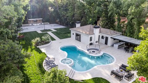 4261 Temma Court Calabasas CA 91302