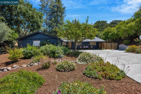 Photo of 3168 Lucas Dr DR, Lafayette, CA 94549 (MLS # 41142120)