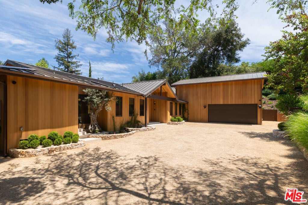 4146 High Valley Road