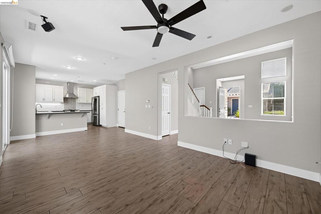 463 Blue Flax Ct