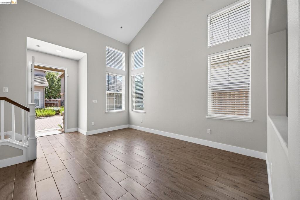 463 Blue Flax Ct