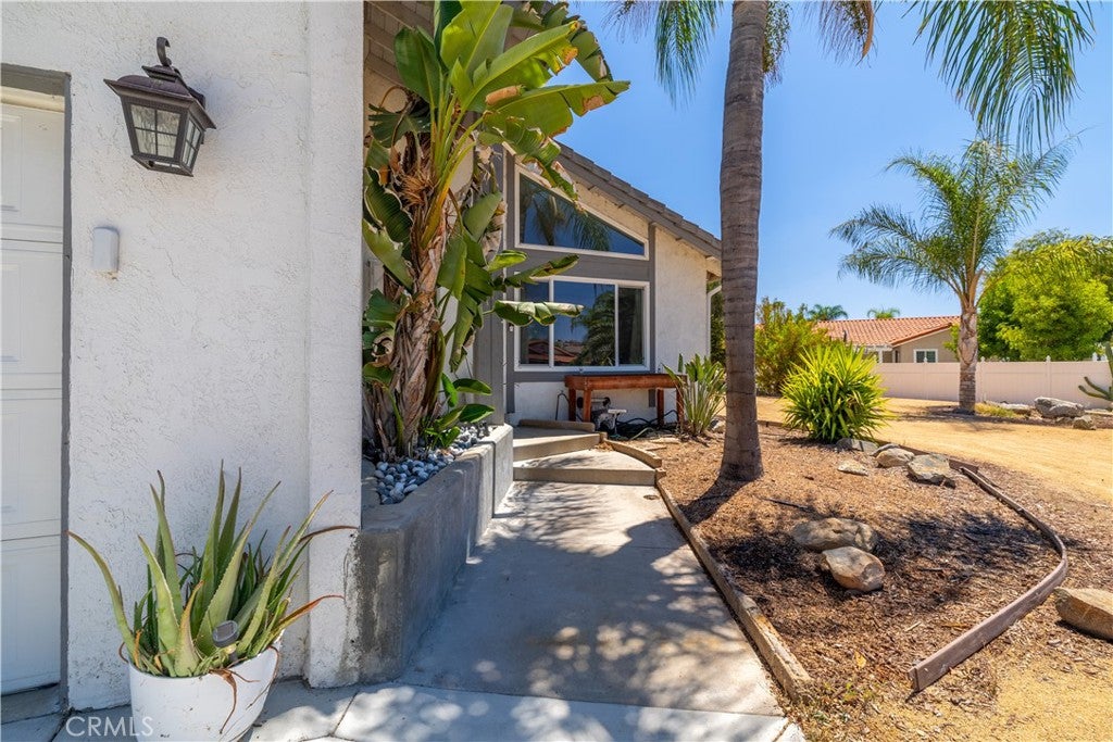 24218 Canyon Lake N