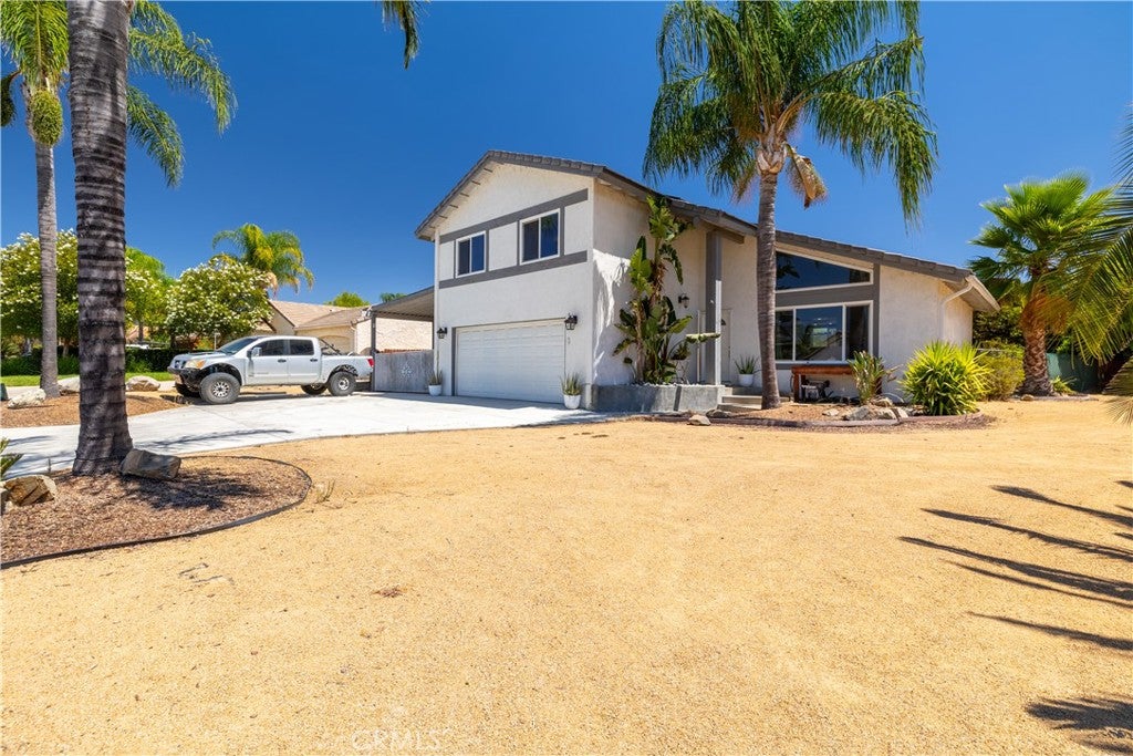24218 Canyon Lake N