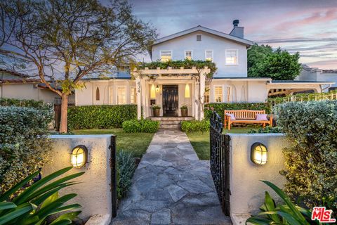 434 N Beachwood Drive Los Angeles CA 90004