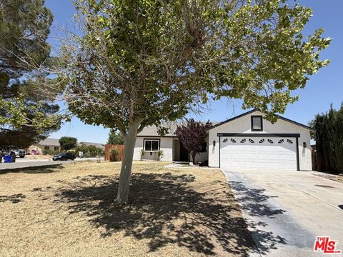 Photo of 10424 Peach Court, Adelanto, CA 92301 (MLS # 26838537)