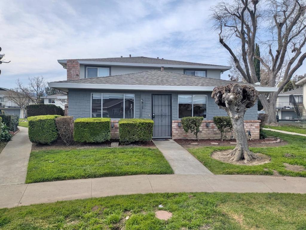 266 Tradewinds Court