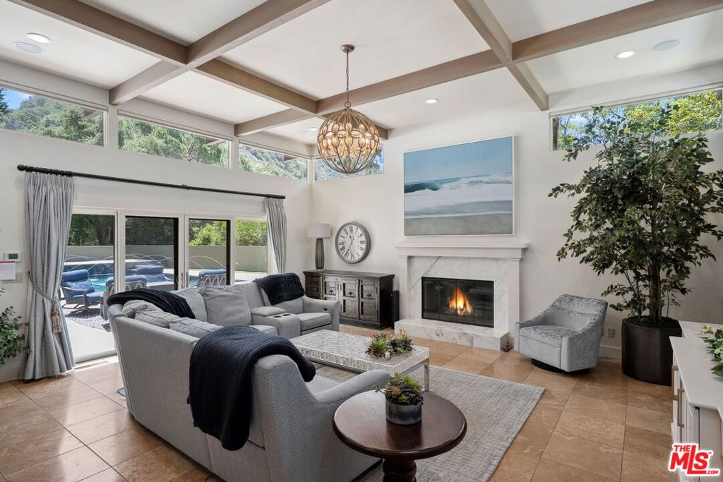 5812 Ocean View Boulevard
