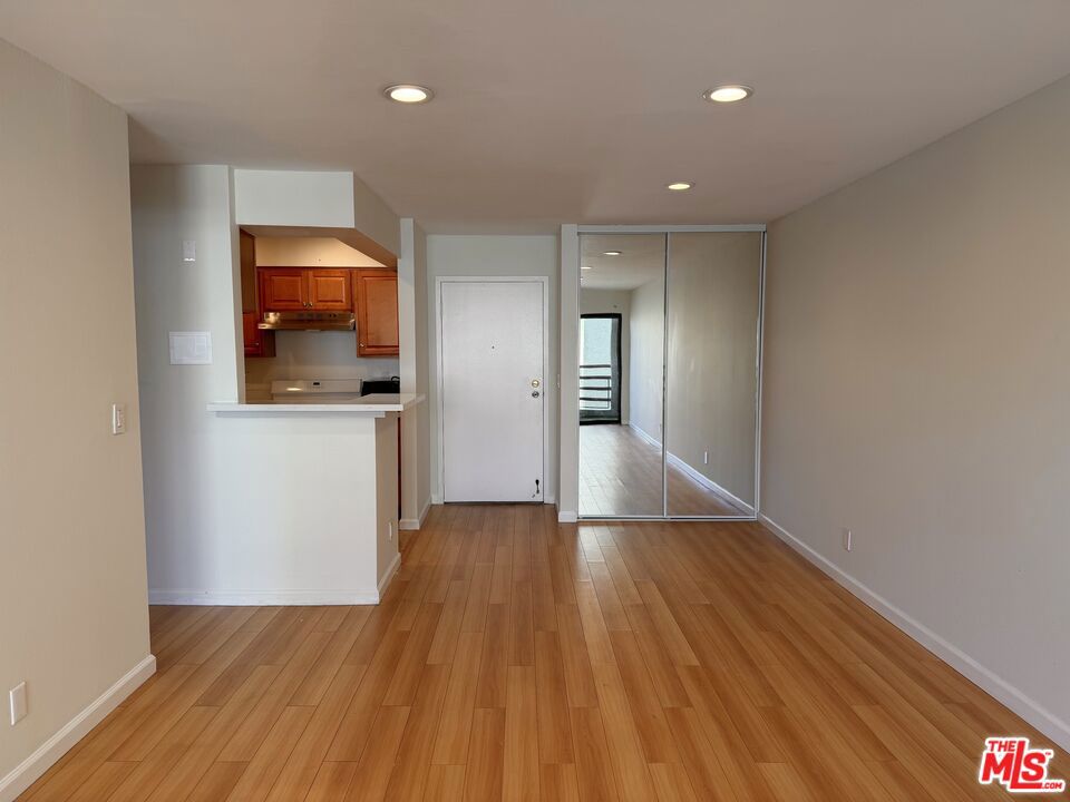 1118 Valencia Street 219