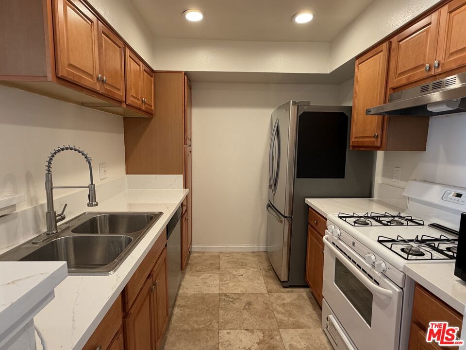 1118 Valencia Street 219