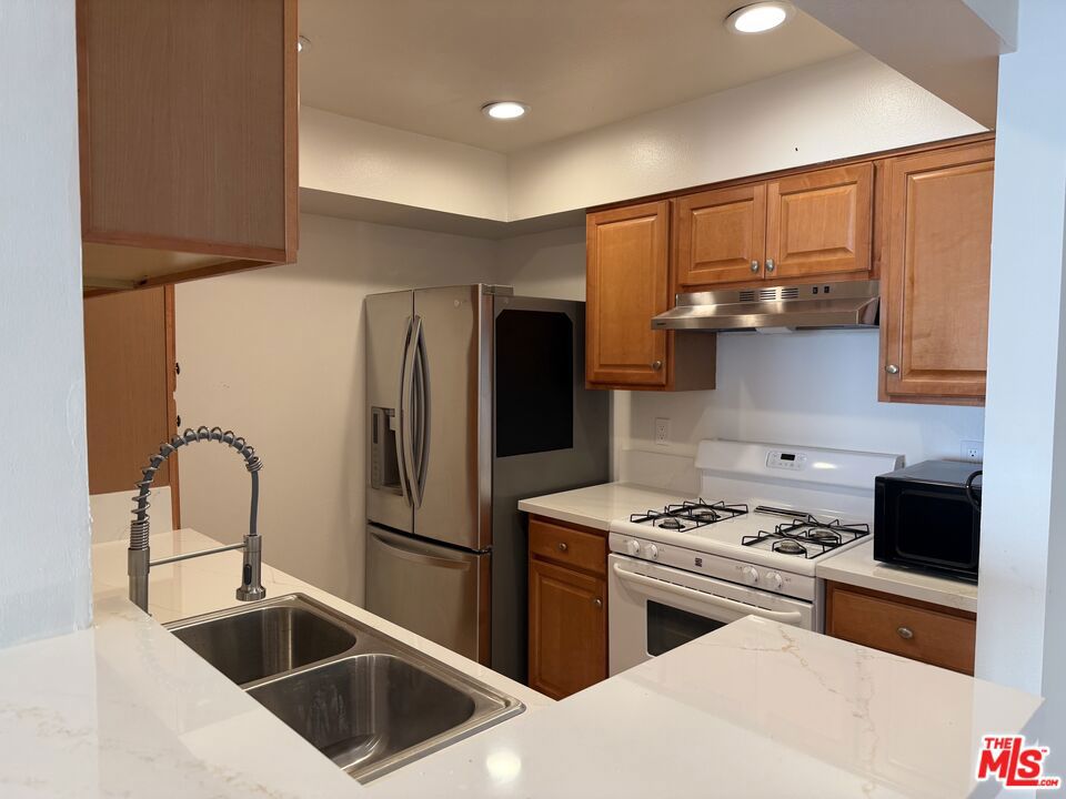 1118 Valencia Street 219