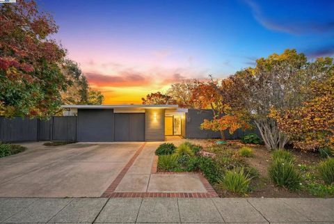 3482 Kenneth Dr Palo Alto CA 94303