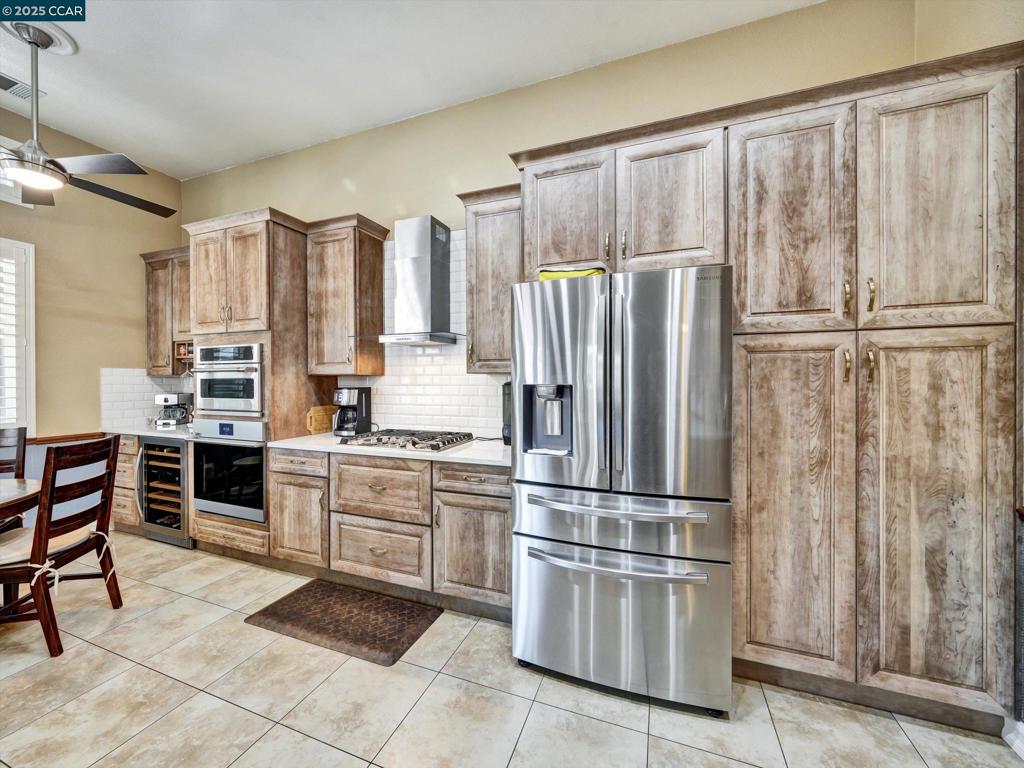 GENTRY MEADOWLAN - Residential