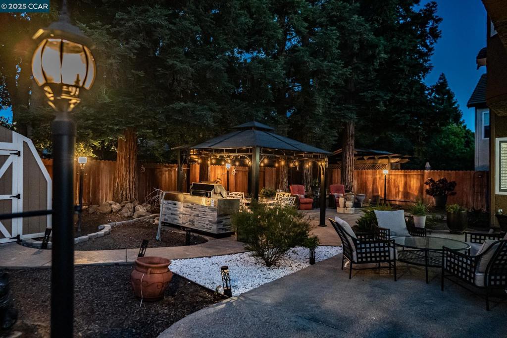 GENTRY MEADOWLAN - Residential