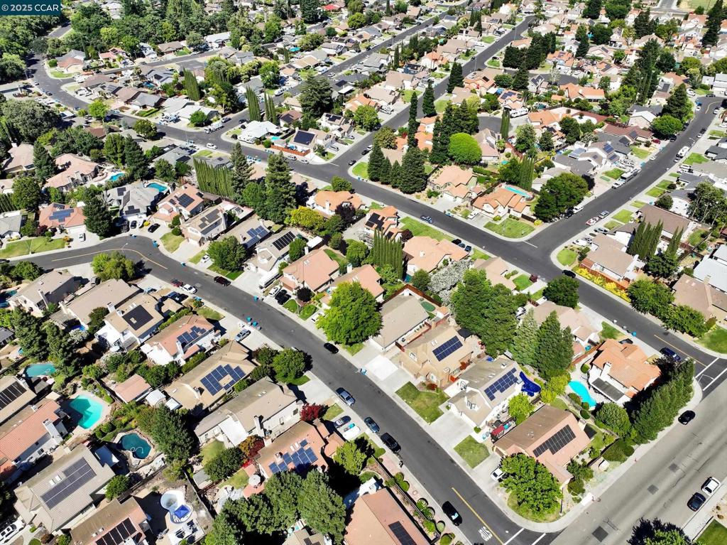 GENTRY MEADOWLAN - Residential