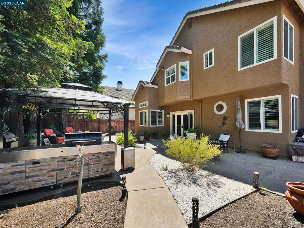 GENTRY MEADOWLAN - Residential