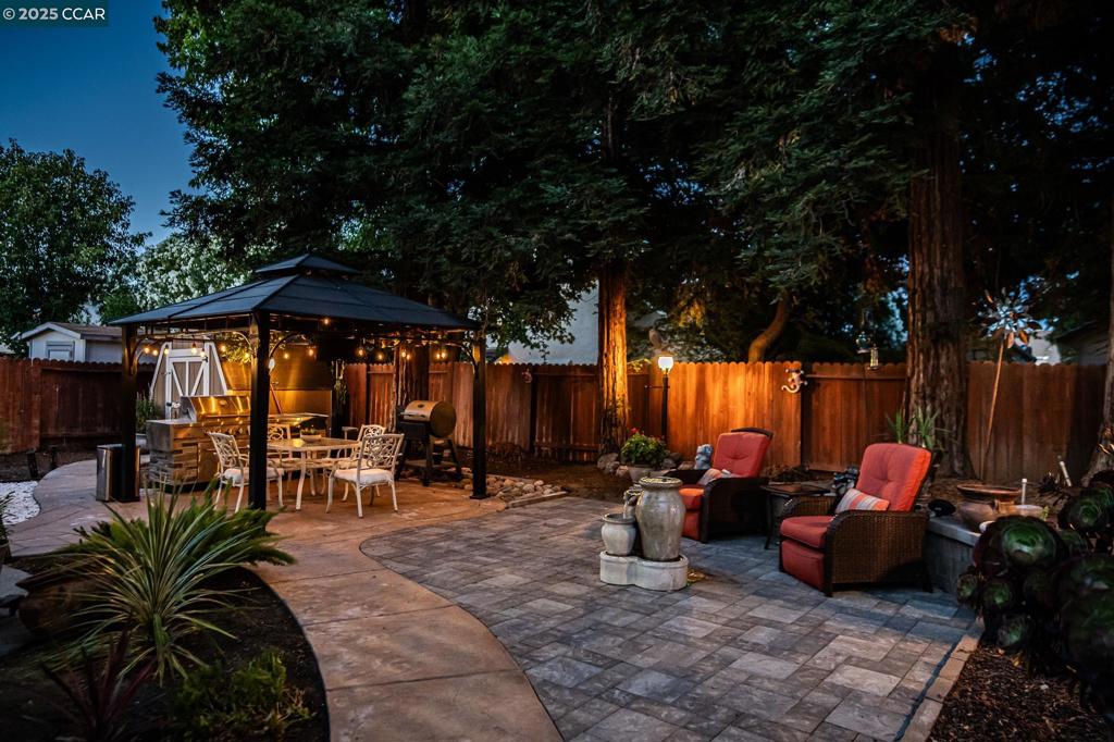 GENTRY MEADOWLAN - Residential