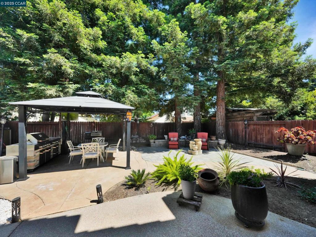 913 Cedar Brook Ln