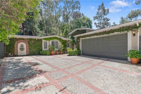 3818 Hayvenhurst Avenue Encino CA 91436