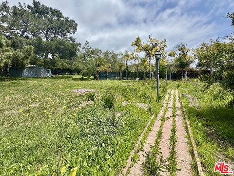 Photo of 27555 Pacific Coast Highway, Malibu, CA 90265 (MLS # 26836121)