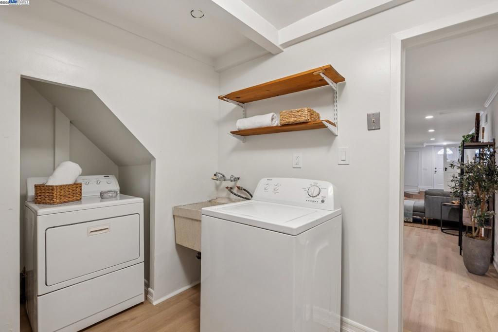 EAST END/PARK ST - Residential