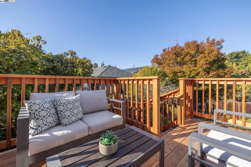 EAST END/PARK ST - Residential