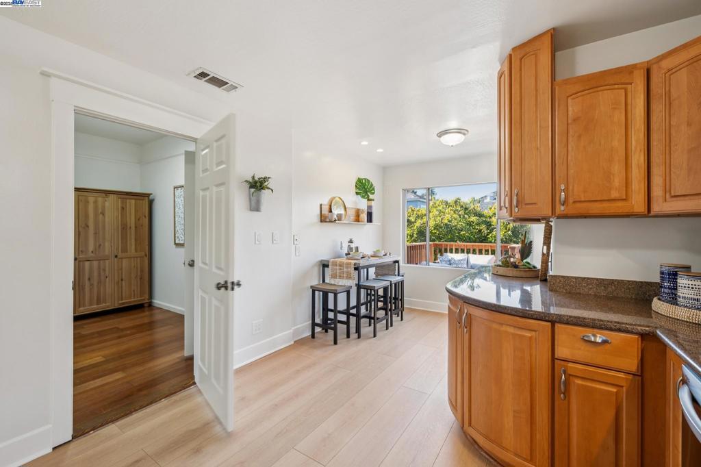 EAST END/PARK ST - Residential