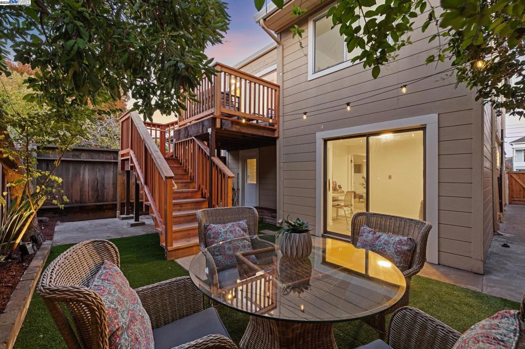 EAST END/PARK ST - Residential