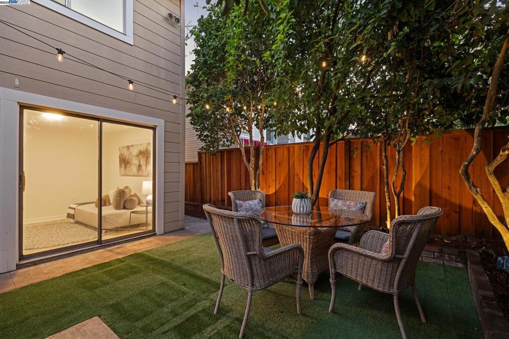 EAST END/PARK ST - Residential