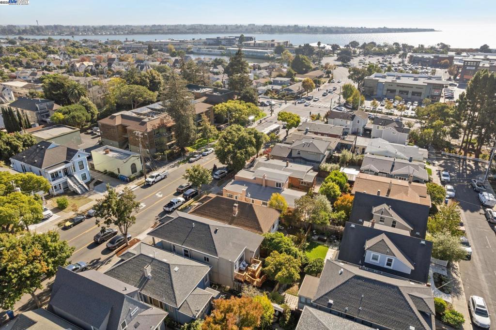 EAST END/PARK ST - Residential