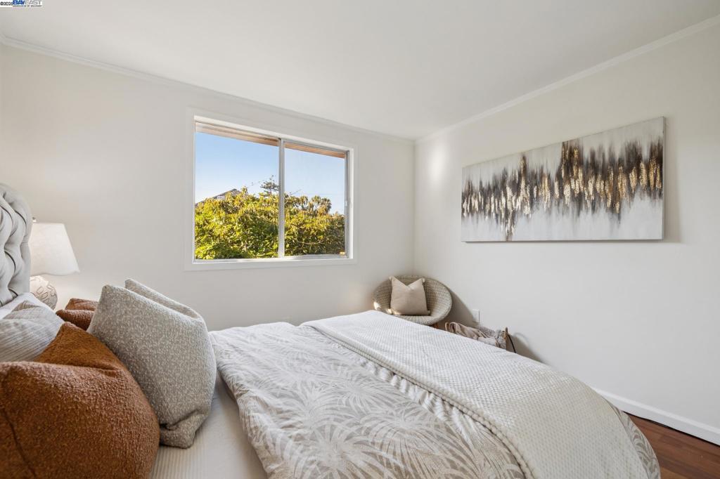 EAST END/PARK ST - Residential