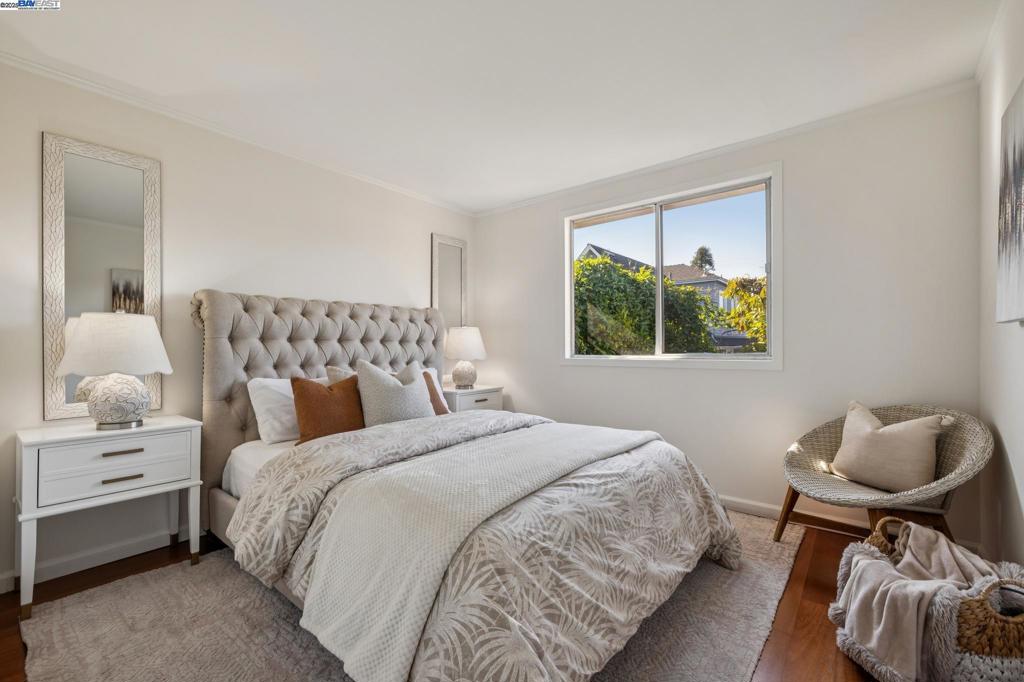 EAST END/PARK ST - Residential