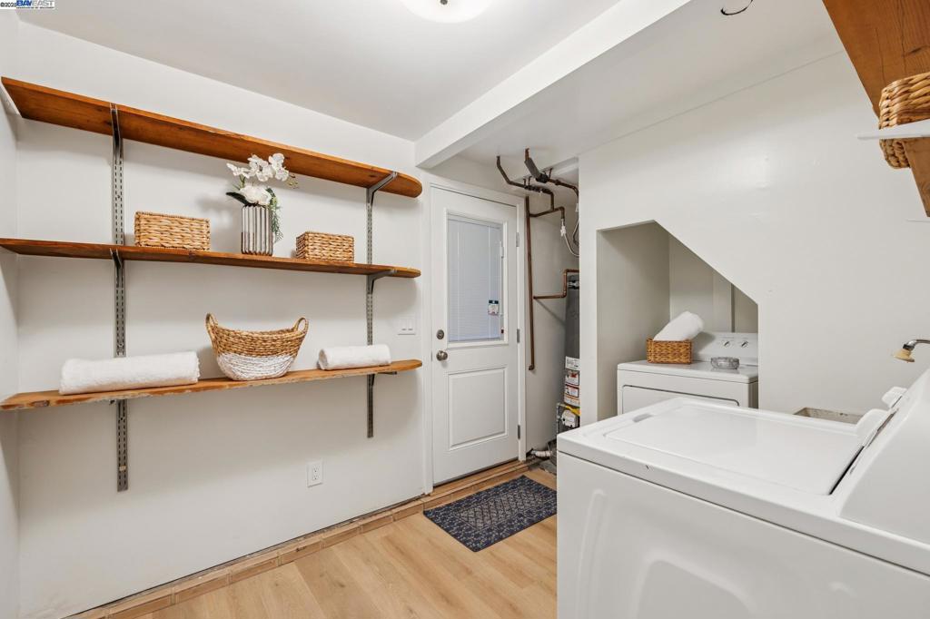 EAST END/PARK ST - Residential