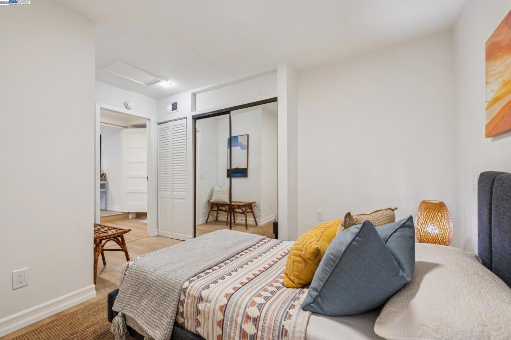 EAST END/PARK ST - Residential