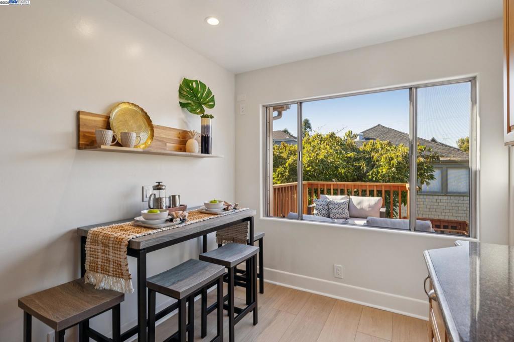 EAST END/PARK ST - Residential