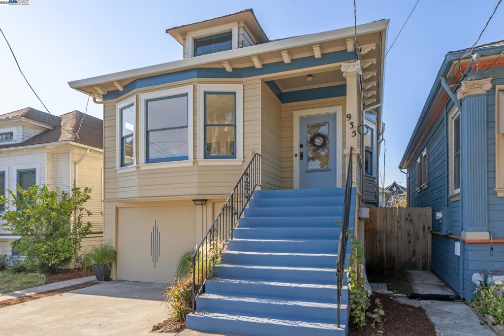 EAST END/PARK ST - Residential