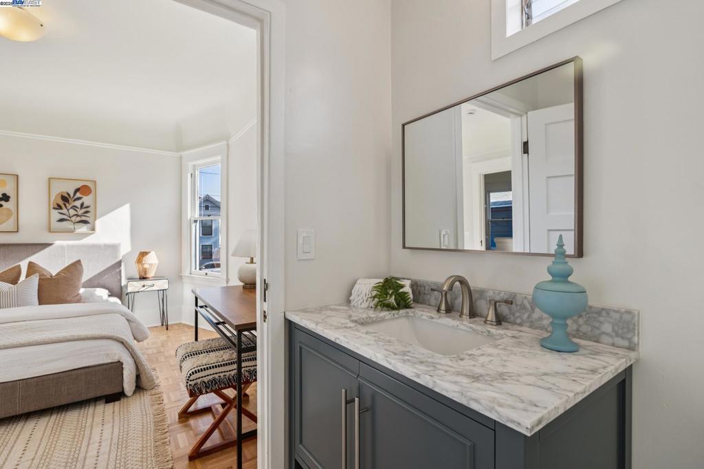 EAST END/PARK ST - Residential