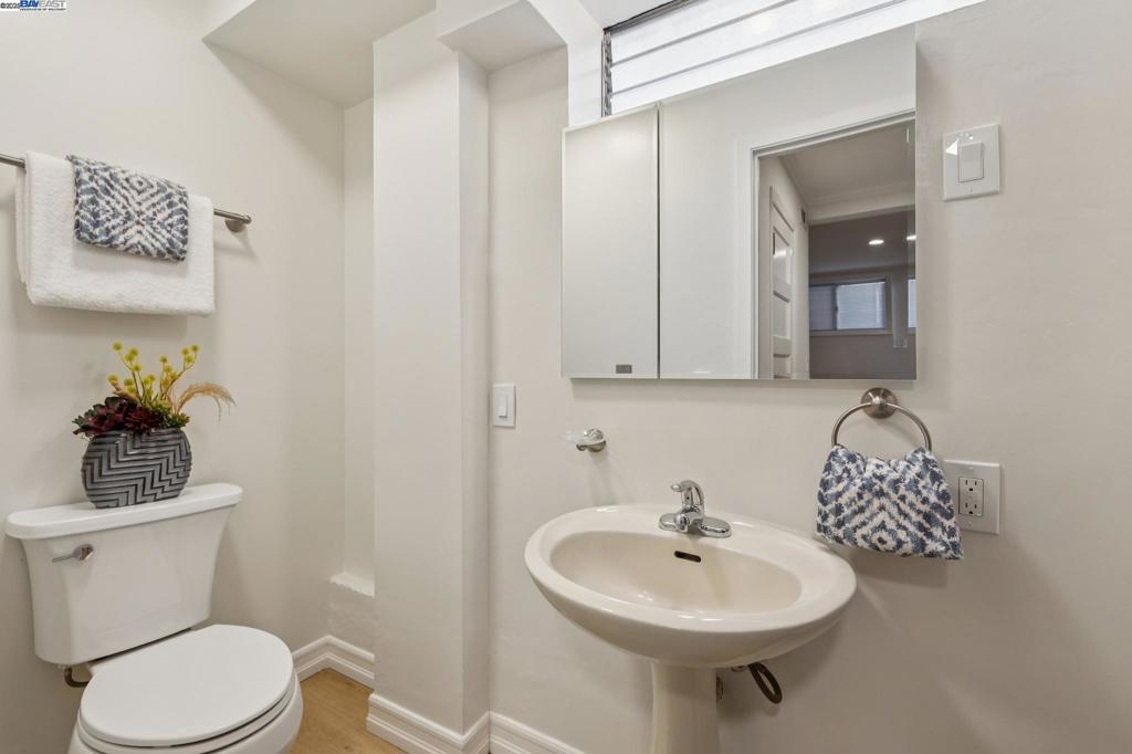 EAST END/PARK ST - Residential