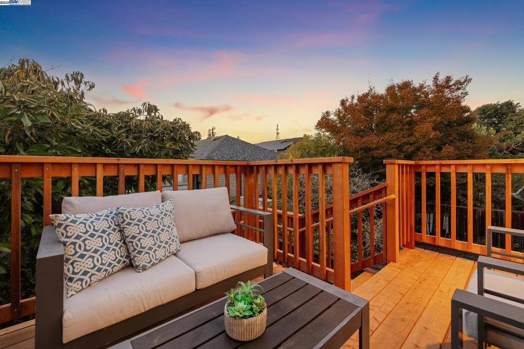 EAST END/PARK ST - Residential