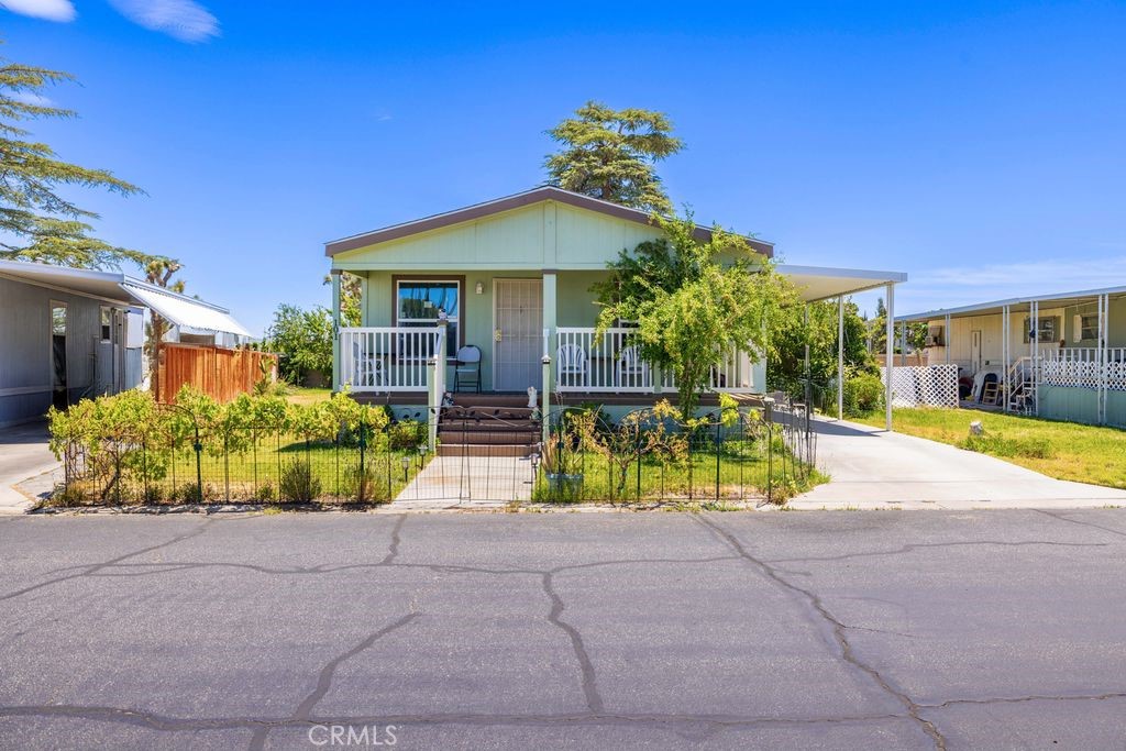 Great Location! Conveniently located near major shopping centers, this all-ages community is perfect for everyone! Come take a look at this well-maintained 2019-built mobile home, offering 3 spacious bedrooms and 2 full bathrooms, front and back yard with a lot of fruit trees. Don't miss this opportunity to own a modern home in a prime location!