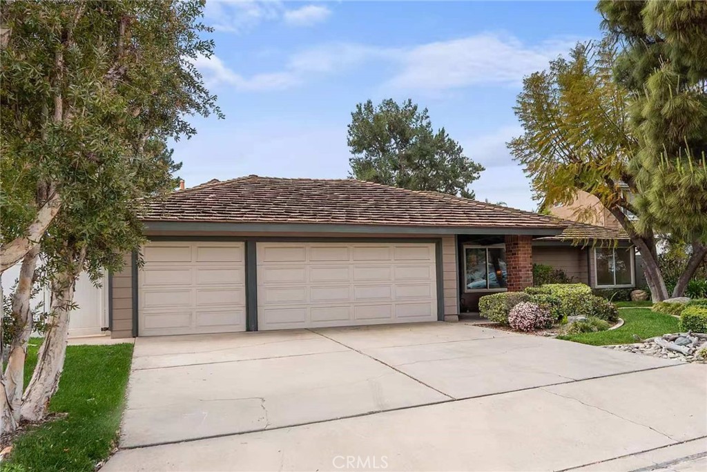 4951 Oak Tree Court
