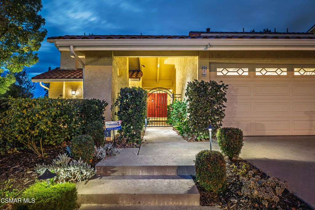 Photo of 877 Rim Crest Drive, Westlake Village, CA 91361 (MLS # 226000162)